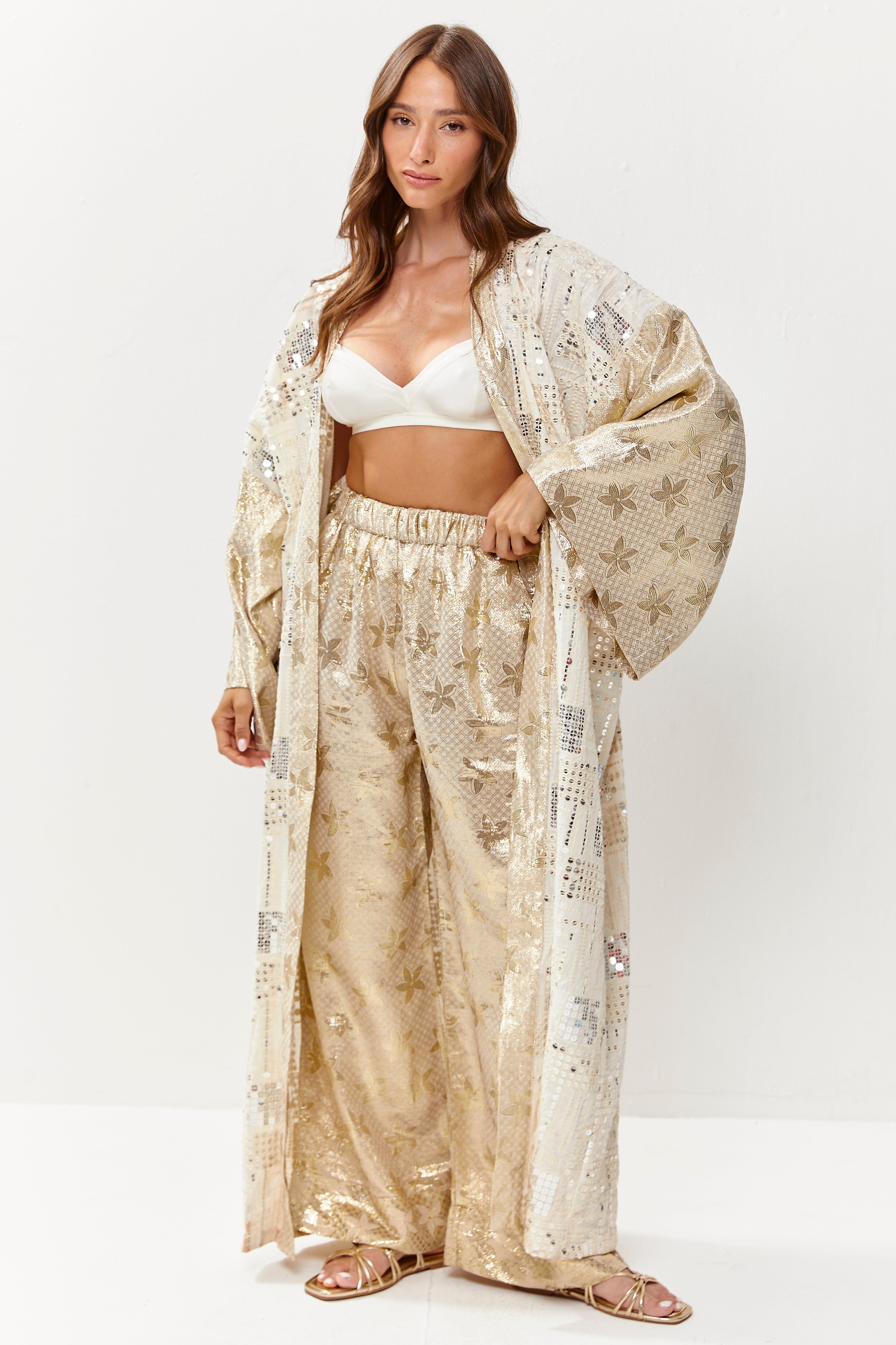 Nura Linen Abaya Silver Gold