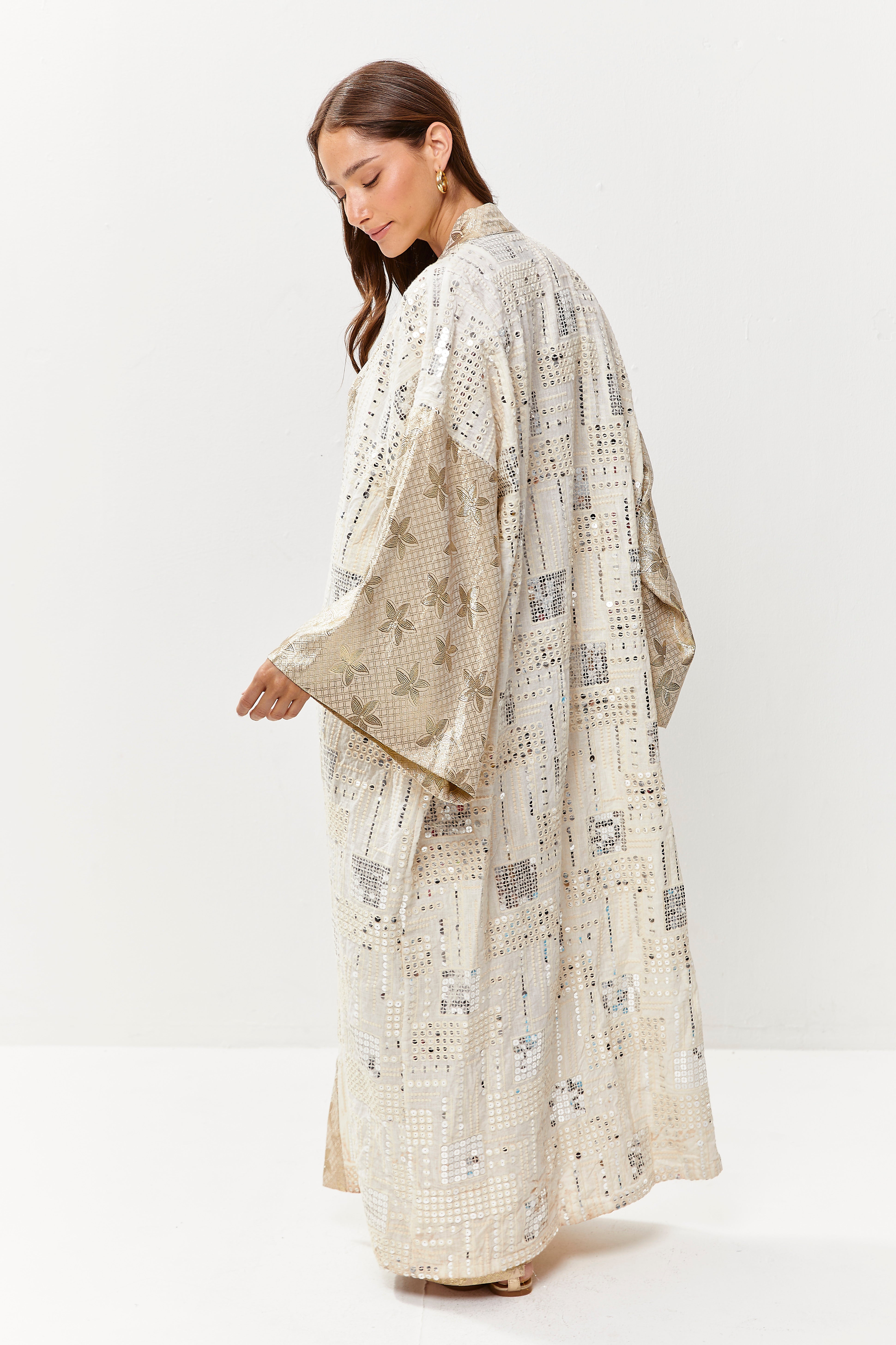 Nura Linen Abaya Silver Gold